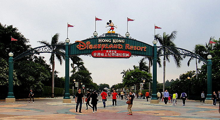 10. Hong Kong Disneyland 